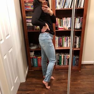 Levi’s Mid-rise Light Wash Jeans sz 8